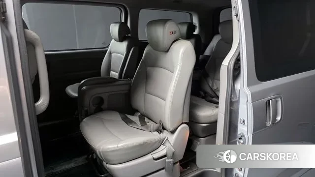 Hyundai The New Grand Starex 2018 Серебряный из Кореи, фото 2