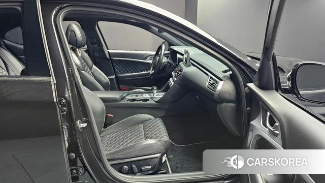 Genesis G70 2018 Черный из Кореи, фото 2
