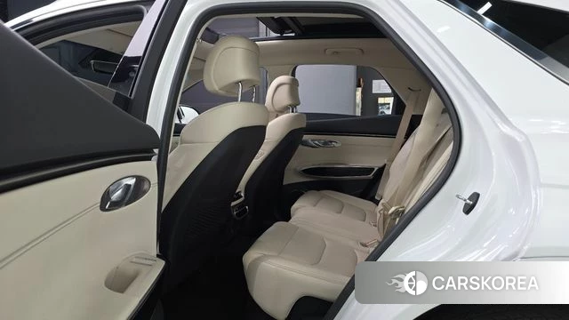 Genesis GV70 2022 Белый из Кореи, фото 2