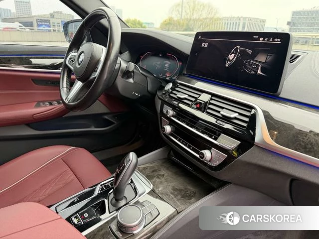 BMW 5 series 2021 Черный из Китая, фото 2