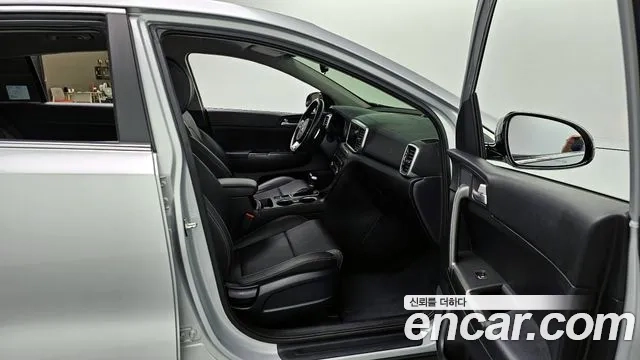 Kia Sportage The Bold 2021 Серебряный из Кореи, фото 2