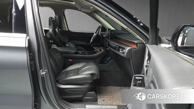 Lincoln Aviator 2nd generation 2021 Серый из Кореи, фото 2