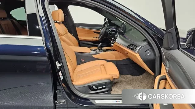 BMW 5 Series (G30) 2023 Синий из Кореи, фото 2