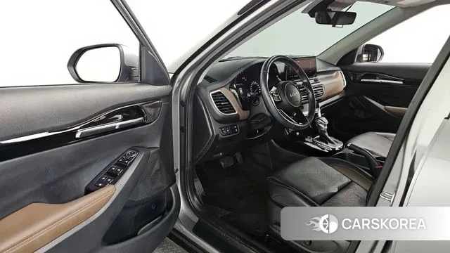 Kia Seltos 2022 Серый из Кореи, фото 2