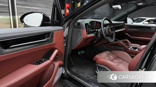 Porsche Cayenne (PO536) 2025 Черный из Кореи, фото 2