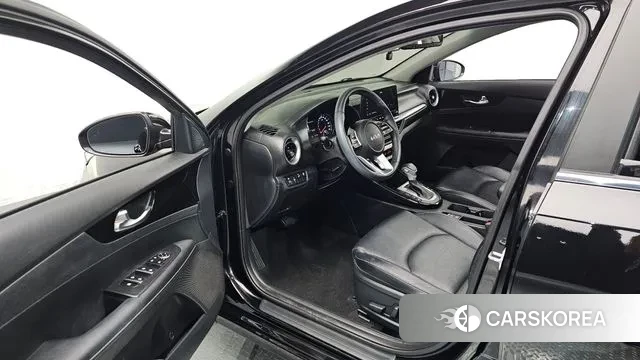 Kia The New K3 2nd generation 2022 Черный из Кореи, фото 2