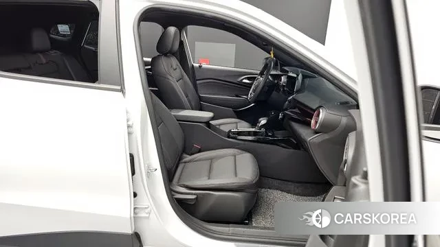 Chevrolet (GM Daewoo) Trax Crossover 2023 Белый из Кореи, фото 2