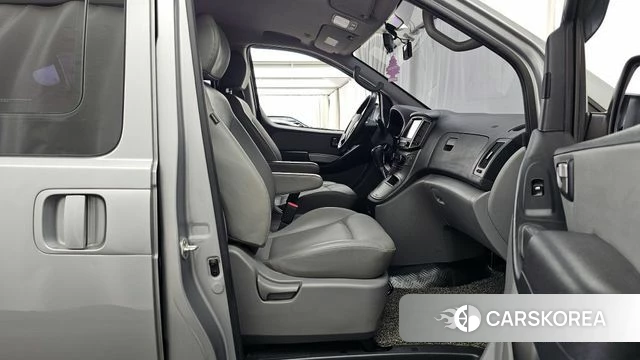 Hyundai The New Grand Starex 2018 Серебристо-серый из Кореи, фото 2