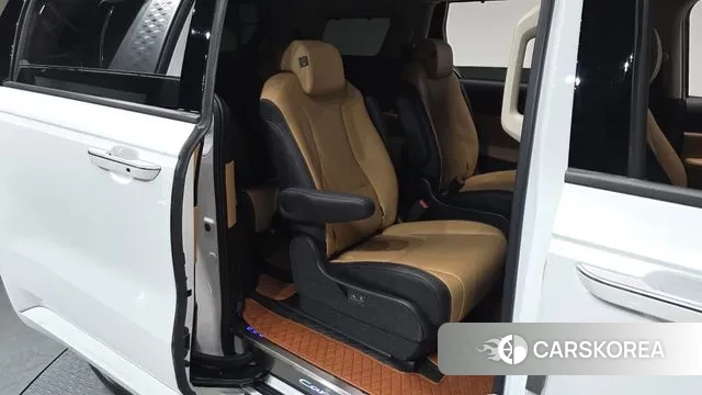 Kia Carnival 4th generation 2023 Белый из Кореи, фото 2
