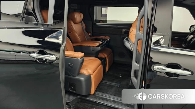 Toyota Alphard 4th Generation 2025 Черный из Кореи, фото 2