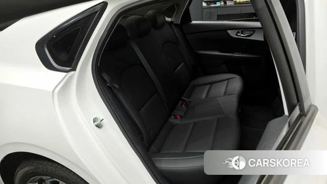 Kia The New K3 2nd generation 2021 Белый из Кореи, фото 2