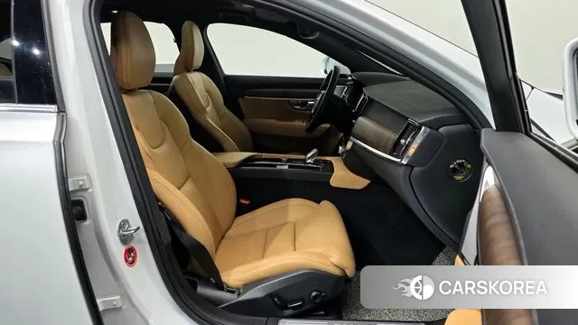 Volvo S90 2022 Белый из Кореи, фото 2