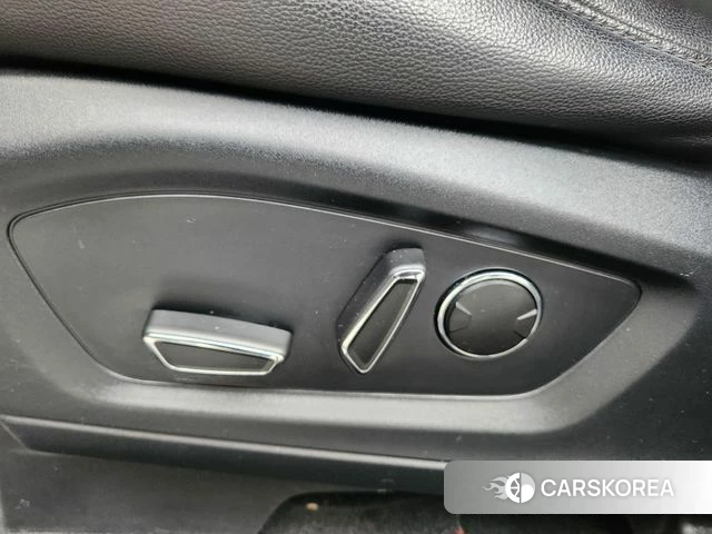 Ford Explorer 6th Generation 2020 Белый из Кореи, фото 2