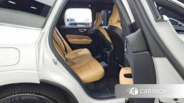 Volvo XC60 second Generation 2025 Белый из Кореи, фото 2