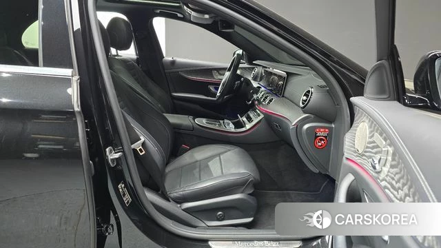 Mercedes-Benz E-Class W213 2022 Черный из Кореи, фото 2