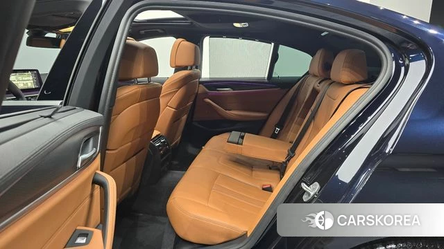 BMW 5 Series (G30) 2023 Черный из Кореи, фото 2