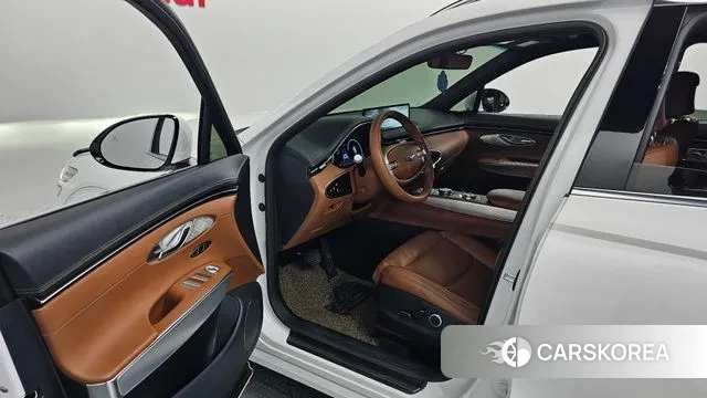 Genesis GV70 2023 Белый из Кореи, фото 2