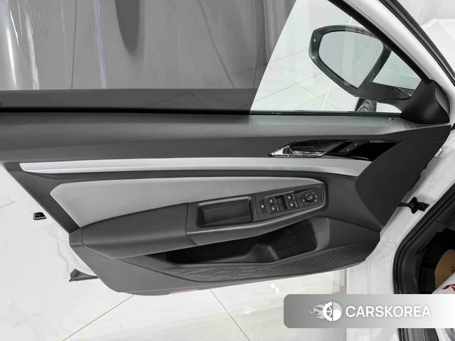 Volkswagen Bora 2023 Белый из Китая, фото 2