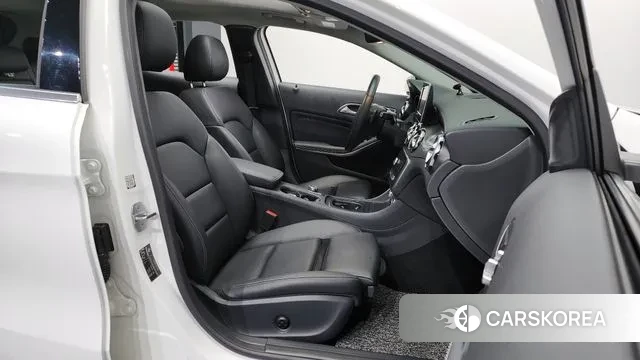 Mercedes-Benz GLA-Class X156 2018 Белый из Кореи, фото 2