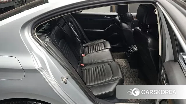 Volkswagen Passat GT (B8) 2018 Серебряный из Кореи, фото 2