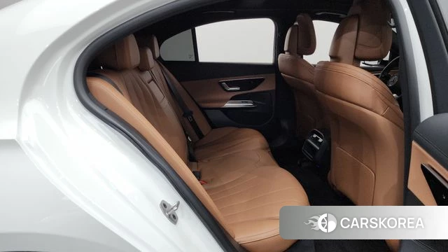 Mercedes-Benz E-Class W214 2025 Белый из Кореи, фото 2