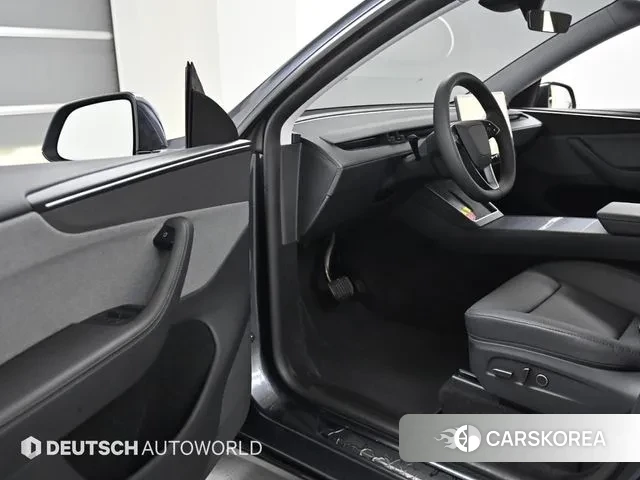 Tesla Model Y 2025 Серый из Кореи, фото 2