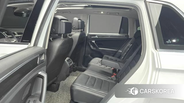 Volkswagen Tiguan second Generation 2021 Белый из Кореи, фото 2
