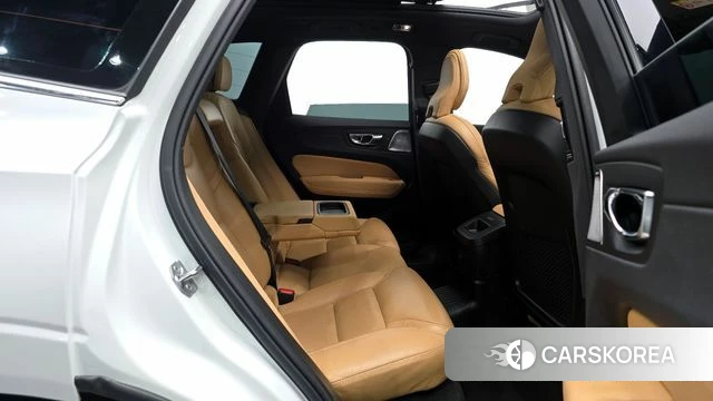 Volvo XC60 second Generation 2020 Белый из Кореи, фото 2