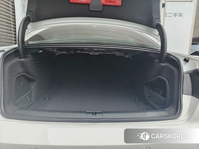 Audi A4L 2024 Белый из Китая, фото 2