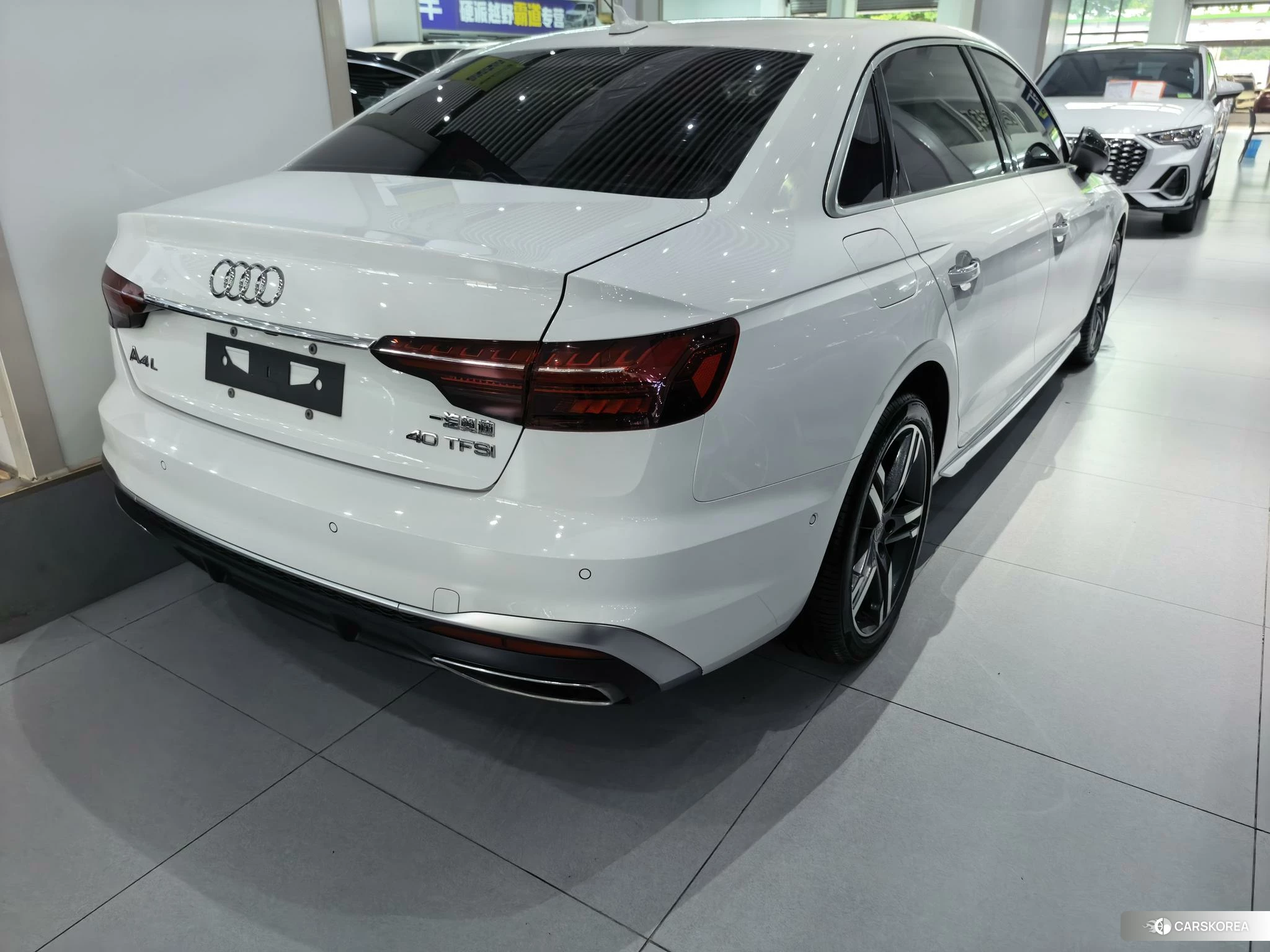Audi A4L 2020 Белый из Китая, фото 2