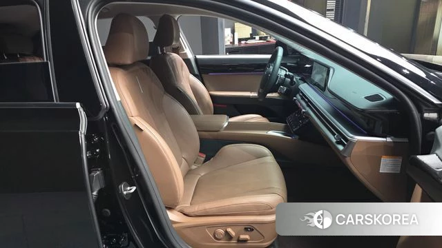 Hyundai Grandeur Hybrid (GN7) 2023 Черный из Кореи, фото 2