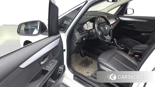 BMW 2 Series Active Tourer (F45) 2019 Белый из Кореи, фото 2