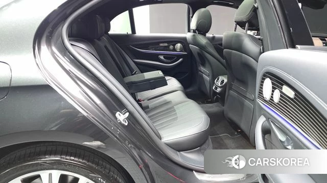 Mercedes-Benz E-Class W213 2021 Серый из Кореи, фото 2