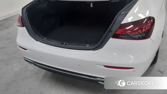 Mercedes-Benz E-Class W213 2022 Белый из Кореи, фото 2