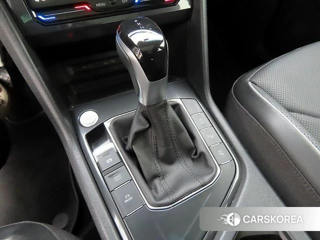 Volkswagen Tiguan Allspace 2023 Белый из Кореи, фото 2