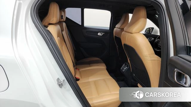 Volvo XC40 2020 Белый из Кореи, фото 2