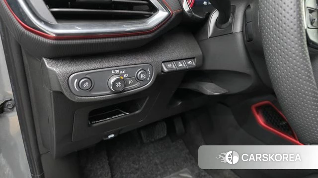 Chevrolet (GM Daewoo) Trailblazer 2022 Серебряный из Кореи, фото 2