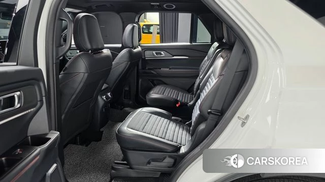 Ford Explorer 6th Generation 2025 Белый из Кореи, фото 2