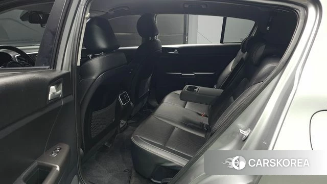 Kia Sportage The Bold 2021 Серебристо-серый из Кореи, фото 2
