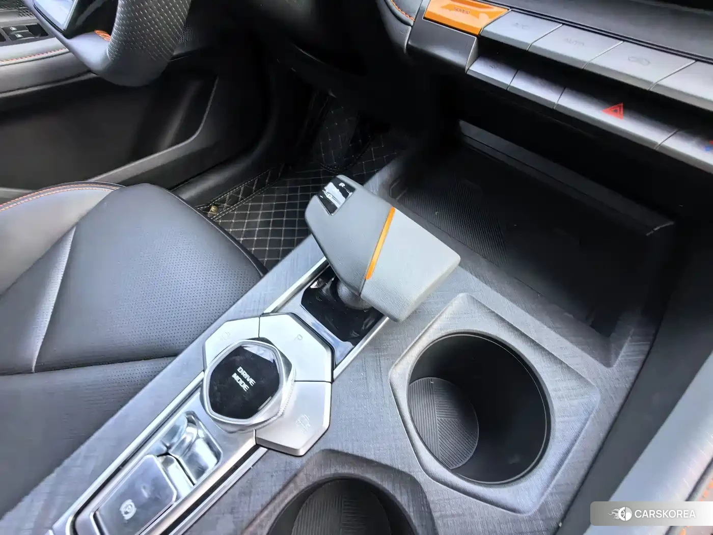 Chang'an UNI-V 2023 Silver/gray из Китая, фото 2