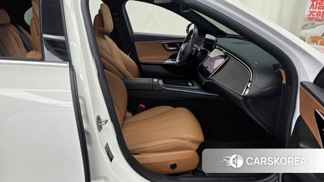 Mercedes-Benz E-Class W214 2025 Белый из Кореи, фото 2