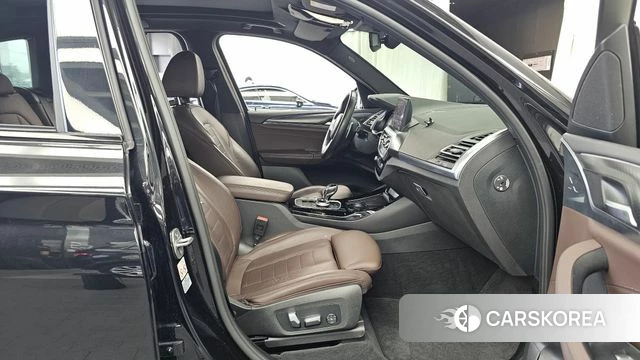 BMW X3 (G01) 2023 Черный из Кореи, фото 2