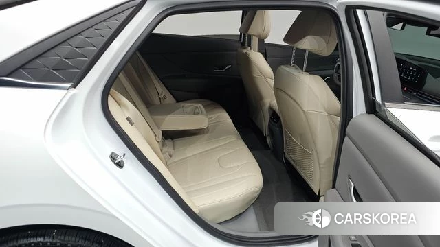 Hyundai The New Avante (CN7) 2023 Белый из Кореи, фото 2
