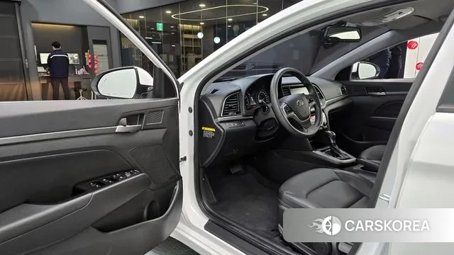 Hyundai Avante AD 2018 Белый из Кореи, фото 2