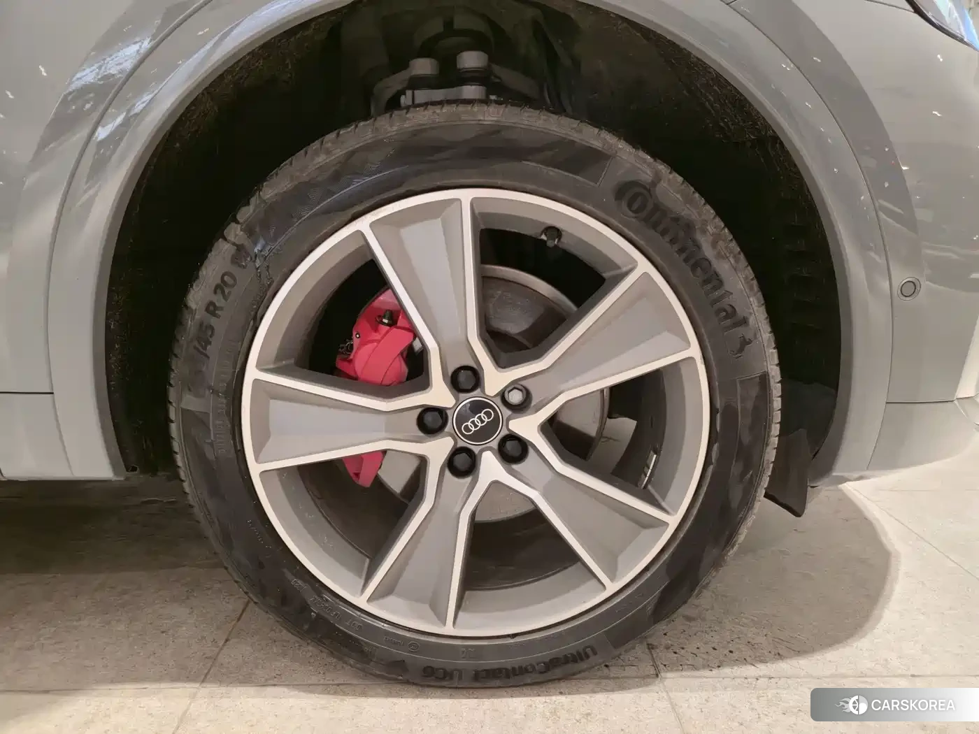 Audi Q5L 2022 Silver/gray из Китая, фото 2