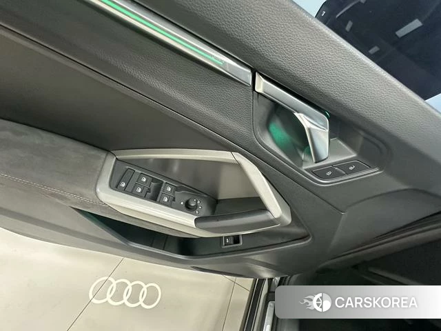 Audi Q3 2023 Темно-серый из Китая, фото 2