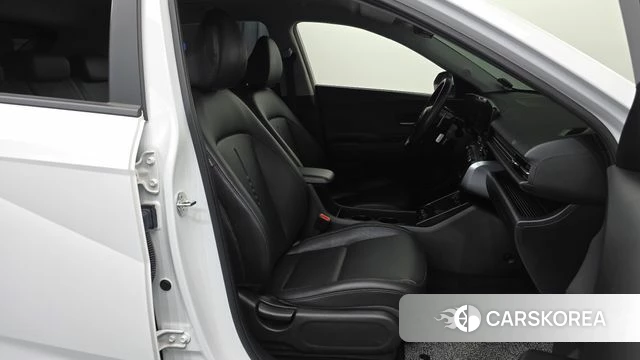 Hyundai Kona (SX2) 2024 Белый из Кореи, фото 2