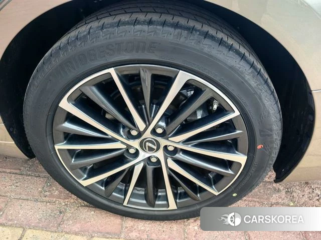 Lexus ES 2023 Другой из Китая, фото 2