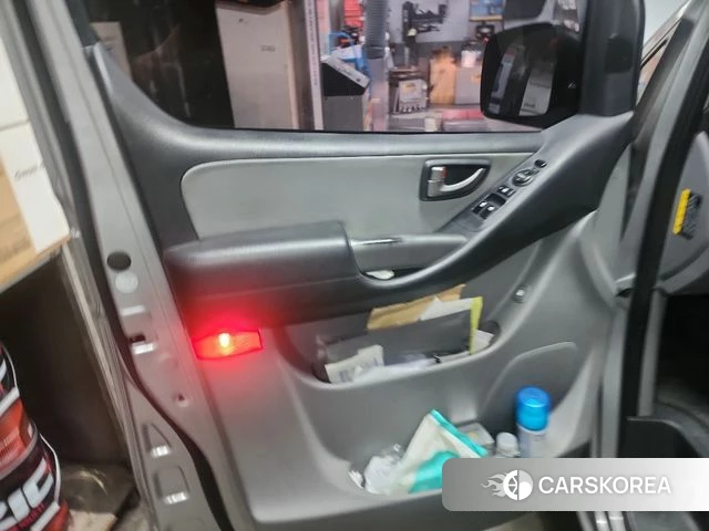 Hyundai The New Grand Starex 2018 Серебристо-серый из Кореи, фото 2