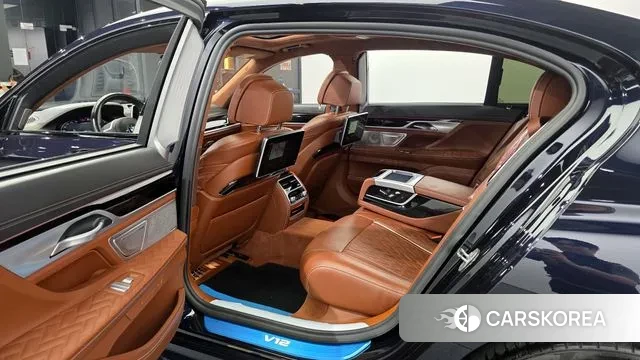 BMW 7 Series (G11) 2020 Черный из Кореи, фото 2